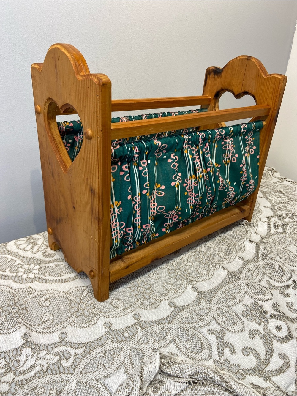 Vintage Heart Cutout Solid Wood Magazine Rack